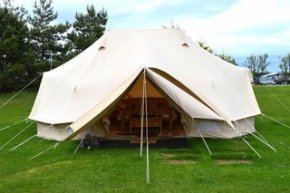 A welcoming site above the quiet coastal village of Runswick Bay where a sheltered beach and excellent coastal walks back onto the North York Moors National Park.